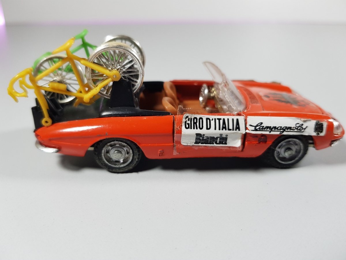 Alfa Romeo Duetto Giro d'Italia Mebetoys 1/43 Excellent Condition