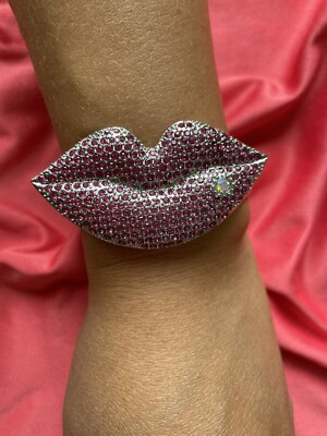 Betsey Johnson Vintage Film Noir Pink Crystal Lips Mouth