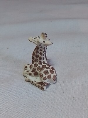Lammermuir Designs. Minimals. '' Giraffe''. 29x27mm ca.