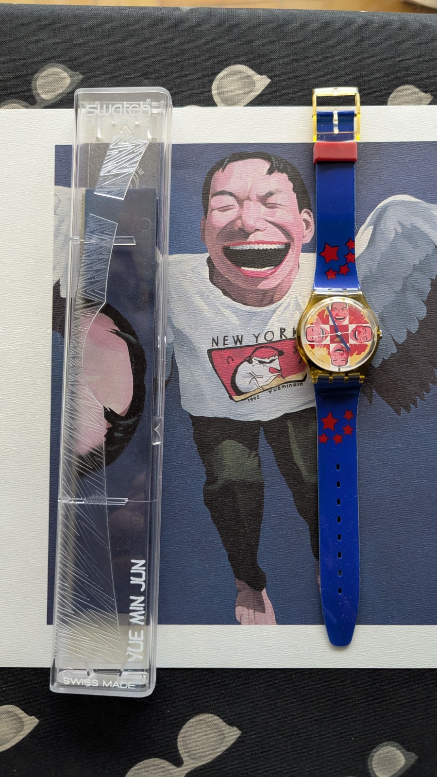 Swatch Wild Laugh Yue Min Jun montre colorée au sourire iconique pour passionné