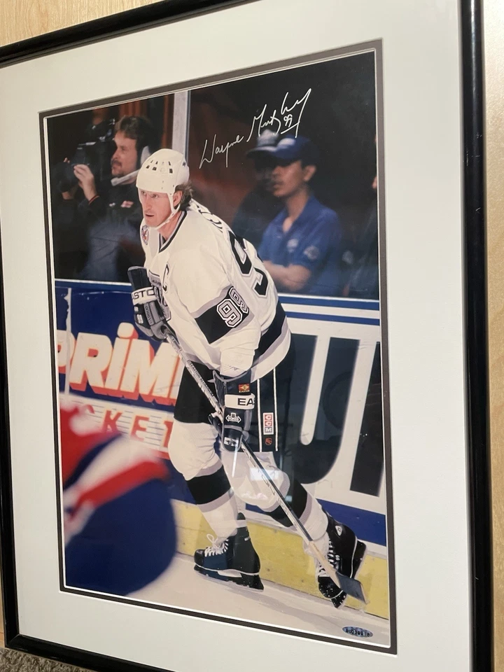 Wayne Gretzky LA Kings Signed 16x20 Framed Photo UDA COA - High Grade Signature - Image 2 of 4