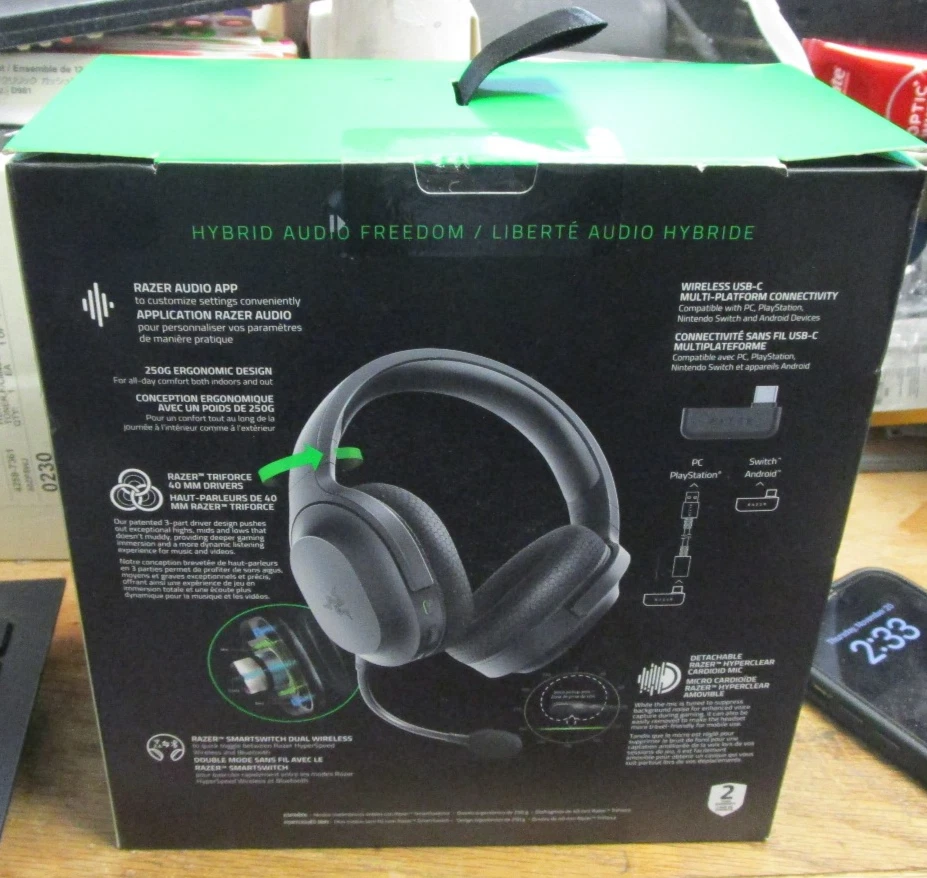 Razer Barracuda X	Wireless Multi-Platform Gaming & Mobile Headset - Image 2 of 4