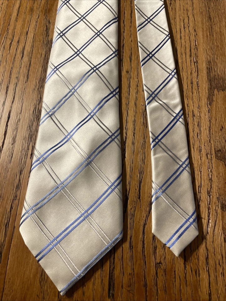 二手状况完好 Donald J. Trump 签名系列 Argyle 真丝领带手工制作领带 — 第 4/4 张图片