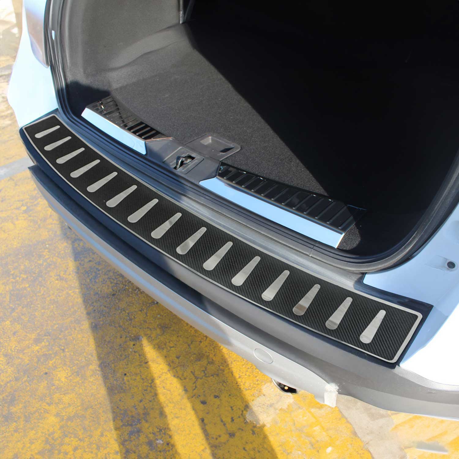 Protection de pare-chocs arrière Ford Kuga II pour sécuriser le chargement