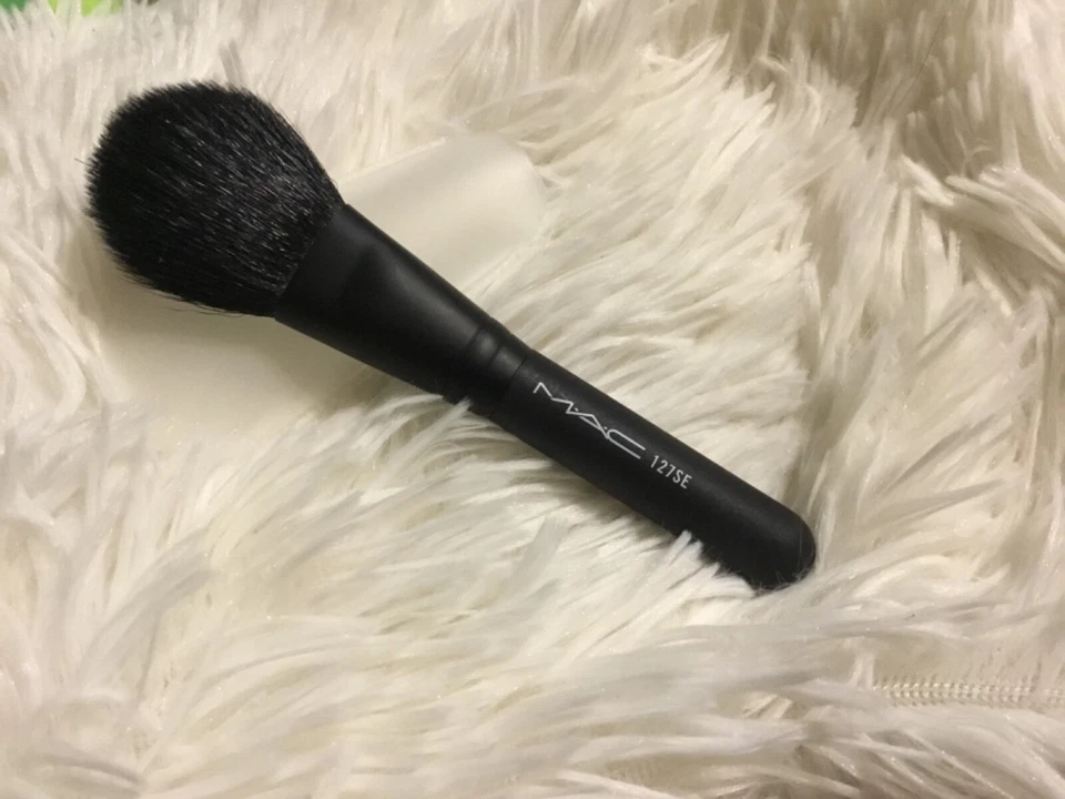 Authentic Mac 234 SE Split Fibre Make up cosmetic brush New - Image 2 of 3