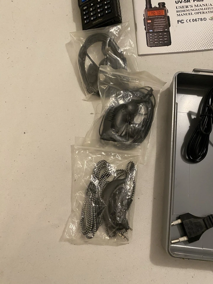 Walkie Takie, 3 Stk, Gebraucht, Funktionsfähig, Komplett, Retro, Baofeng  - Bild 4 von 4