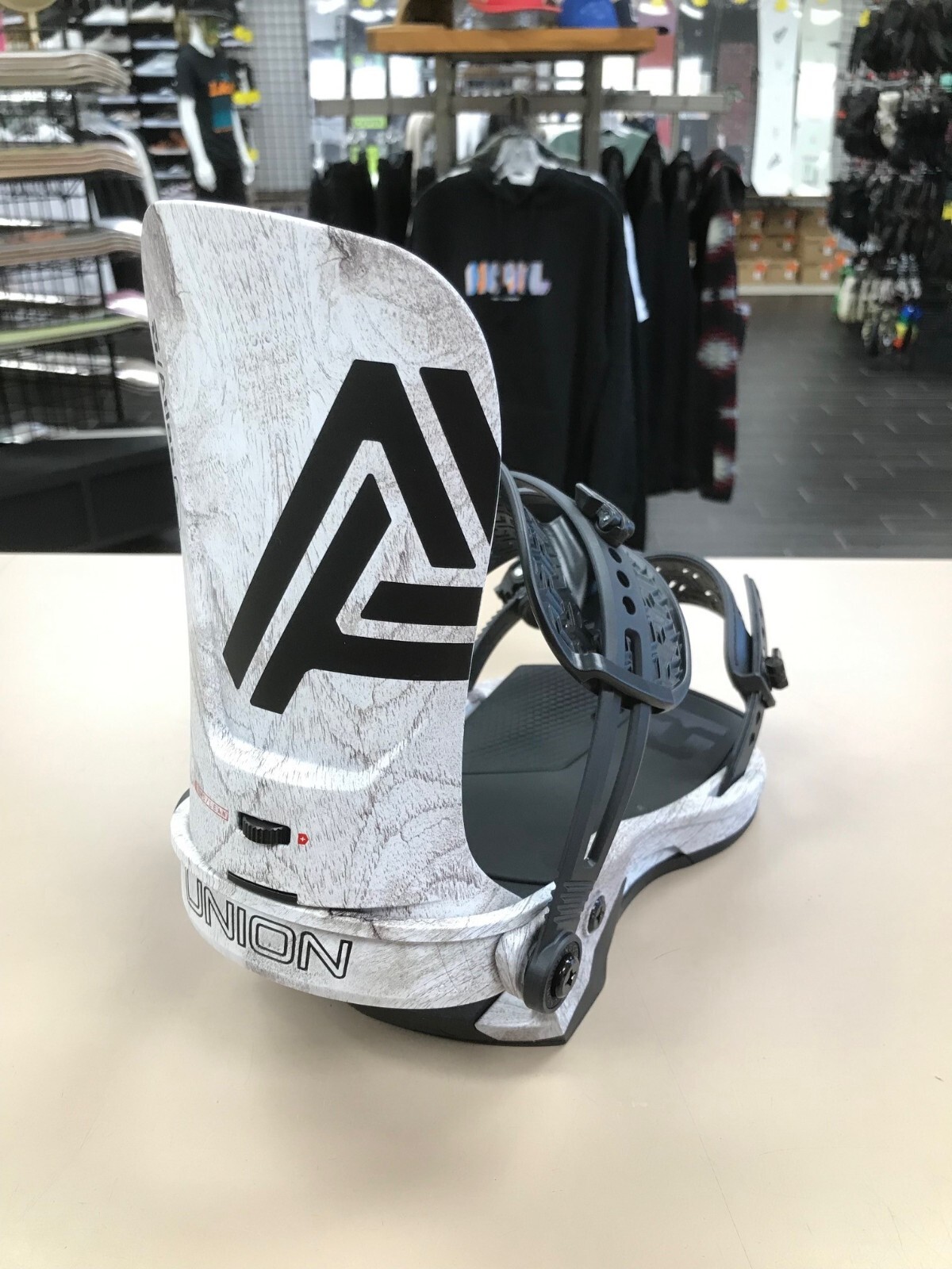 UNION ATLAS BINDINGS MEN'S SIZE MEDIUM (ASADACHI) *NEW IN BOX