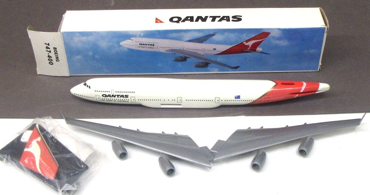 QANTAS 747-400 