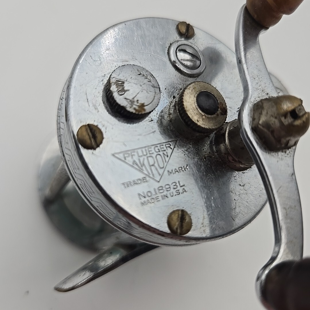 Vintage Pflueger Akron No 1893L Level Winding Fishing Reel