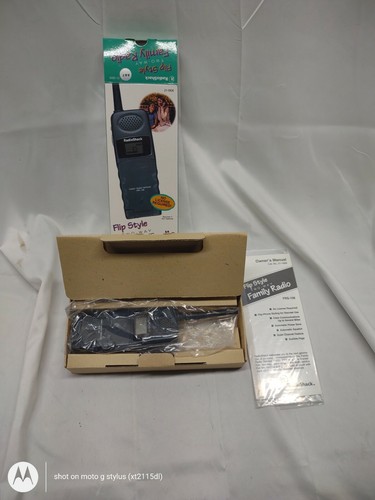 Radio familiar RadioShack bidireccional estilo abatible FRS-106 21-1806 14 canales - Imagen 4 de 8