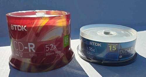 New 15PK TDK DVD+R 1-16x 4.7GO & 50PK TDK CD-R 52X 80MIN/700MB - Picture 1 of 3