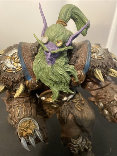 World Of Warcraft Broll Bearmantle Night Elf Action Figure WOW - Picture 2 of 5
