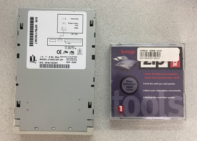 Iomega IDE Internal 3.5'' Zip Drive Z100ATAPI ZIP Beige