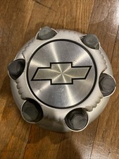 Tapa central para camioneta Chevy Silverado Astro OEM PLATEADA 1500 9596667