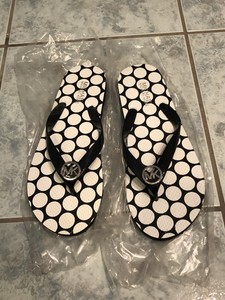 michael kors mk flip flops