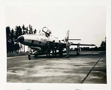 Korean War Era Photo USAF William Zale With Fighter Pilots FS 880 Aircraft