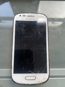 Samsung Galaxy S3 mini - defekt - für Ersatzteile - Angebote