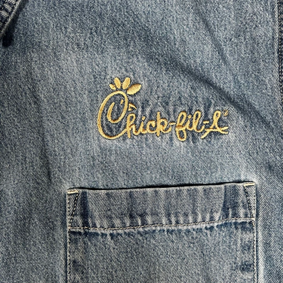 Camisa vaquera de colección Carolina Colours Chick Fil A manga corta con botones para mujer 24W azul Foto 3 de 4