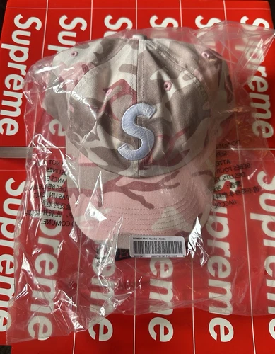 Cappello Supreme Pigment Coated Logo S 6 Pannelli Rosa Mimetico SS25