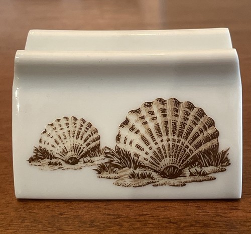 The Indispensable Dispenser Toothpaste Squeezer Germany with Shell Design Beach - Foto 1 di 9