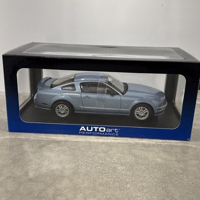 AUTOart 1:18 2005 Ford Mustang GT Windveil Blue #73014 Limited