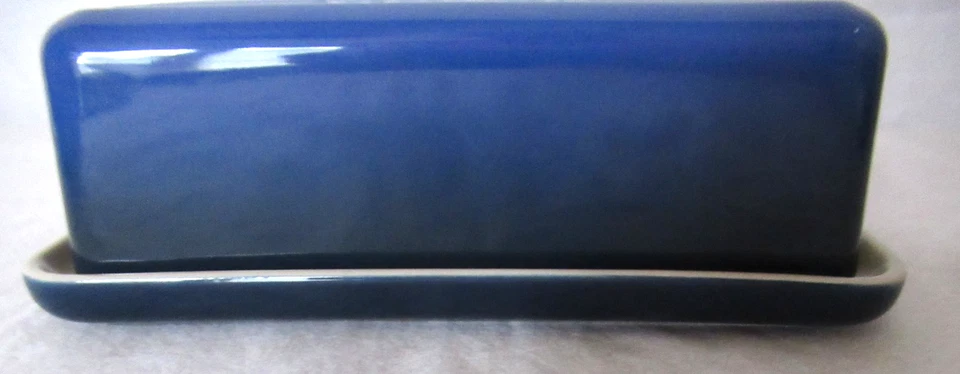 Plato de mantequilla rectangular Le Creuset Signature azul marsella Foto 4 de 4