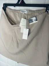 Abercrombie  Fitch Scarlett Mini Skort Women  s L Curve Love Beige NWT