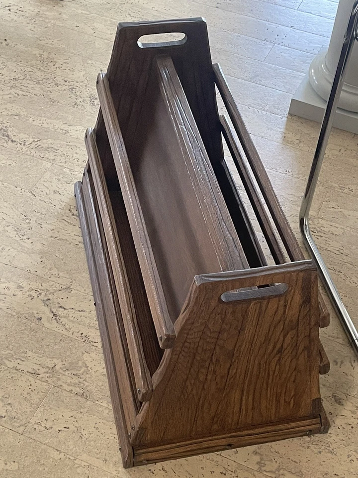 ¡Hermoso soporte para libros de revistas Brandt Ranch Oak de mediados de siglo! Foto 4 de 4