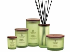 Chesapeake Bay Awaken And Invigorate Lemongrass Eucalyptus Soy Candle 8.8 oz