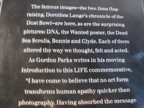 100 Photographs That Changed The World (LIFE) hardcover - Picture 3 of 11