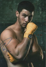 Nick Jonas "Jonas Brothers" Autogramm signed 20x30 cm Bild