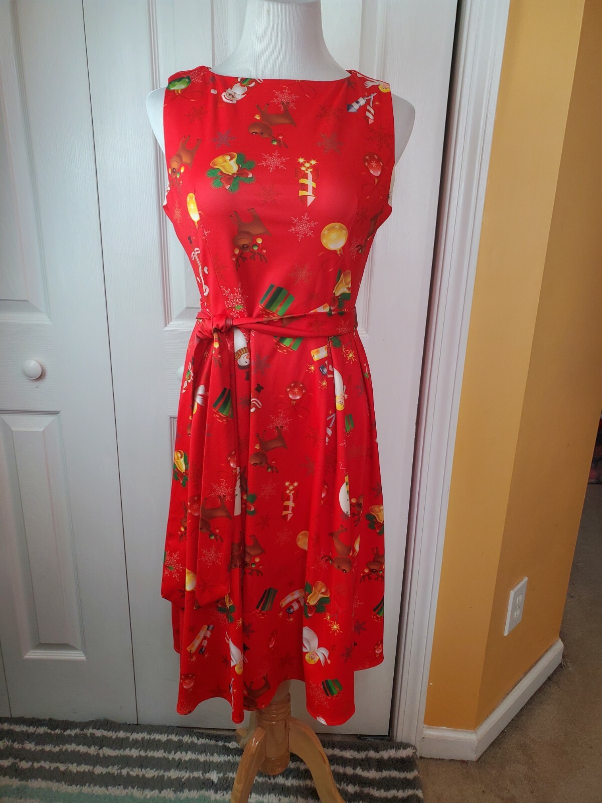 Ouges Women's Christmas Patterned Sleeveless Fit … - image 1