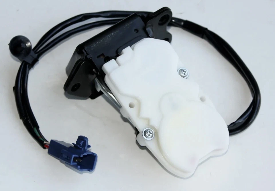 04 05 06 Actuador de cierre de cerradura de puerta elevadora de maletero Scion xB / OEM Foto 2 de 3