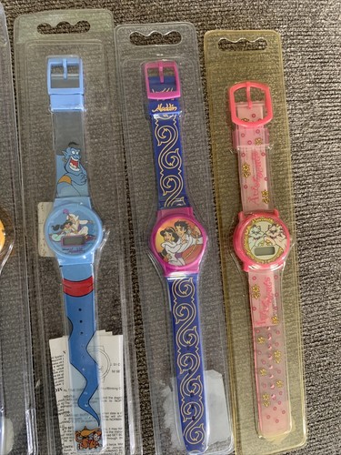 6 New DISNEY Pocahontas-ALADDIN-Snow White-BUZZ Hologram Musical Digital Watch’s - Picture 3 of 10
