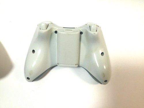 Microsoft XBOX 360 Wireless Controllers - Parts Only -with two batteries - Picture 6 of 8