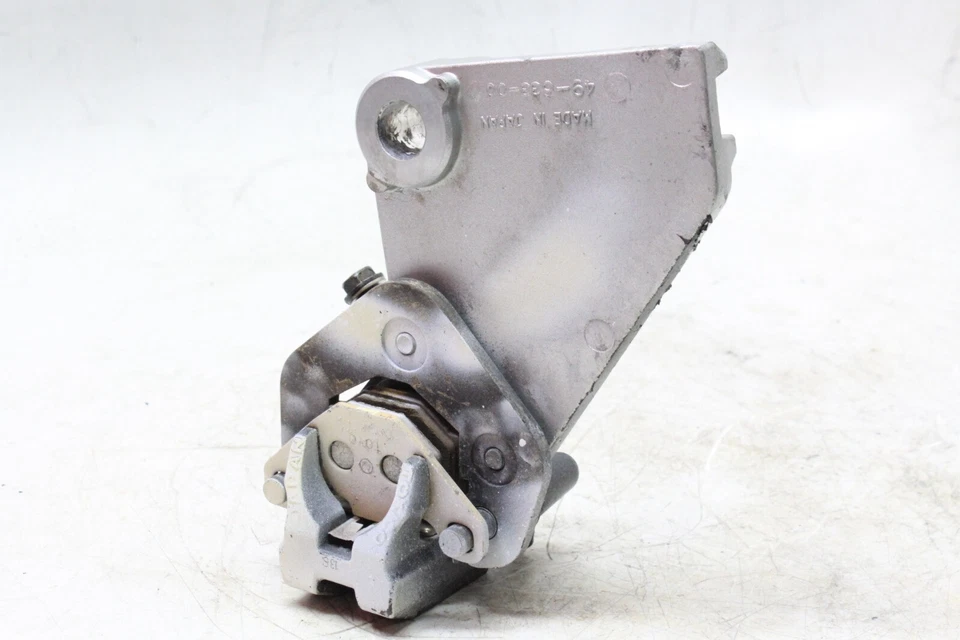 2002 KAWASAKI NINJA 500R EX500 PINÇA DE FREIO TRASEIRA FABRICANTE DE EQUIPAMENTO ORIGINAL COM SUPORTE DE MONTAGEM - Imagem 2 de 4