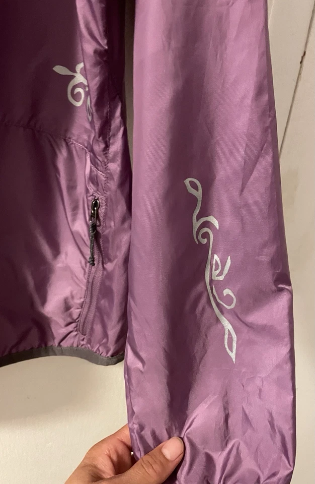 Novato Cycling Windbreaker Jacket, Lightweight And Packable, Purple Color, Sz L - Image 4 of 4