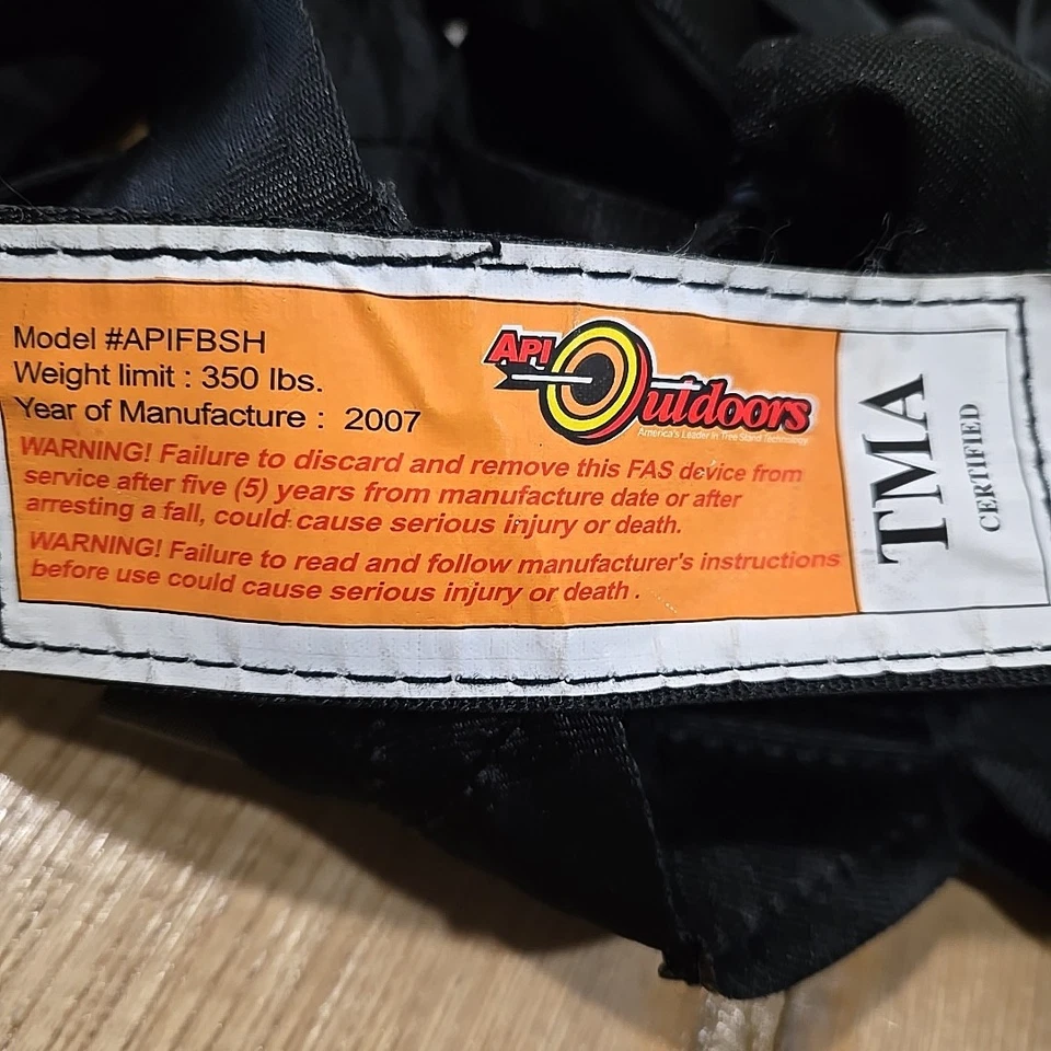 Arnés de seguridad negro API para exteriores correa de seguridad modelo #APIFBSH 350 lb Foto 4 de 4