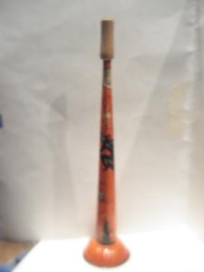 VINTAGE ANTIQUE HALLOWEEN HORN BY KIRCHHOF 11 3/4 INCHES TALL - NEAR MINT CONDIT