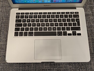 Apple MacBook Air (13-inch, Mid 2013) - 1.3GHz Intel Core i5 - 4GB