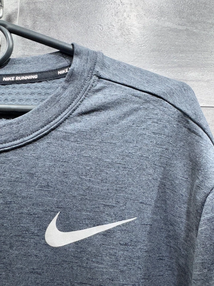 Camiseta de running Nike Therma Sphere Element manga larga cálida 930240-011 talla L Foto 3 de 4