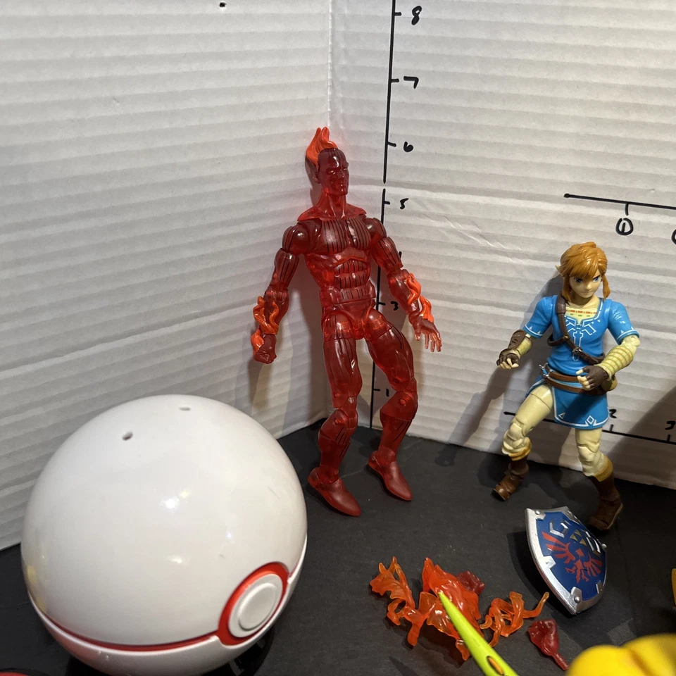 Lote de figuras de acción mixtas TMNT DC Pokemon Marvel Lost In Space Rick & Morty Etc Foto 4 de 4