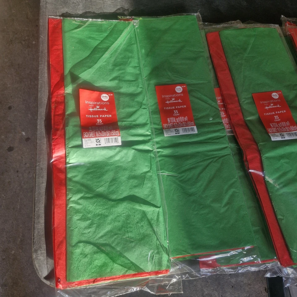 Hallmark Green And Red Tissue Paper -140 Sheets - Image 2 of 4