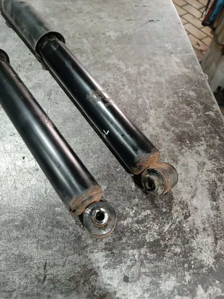 Amortiguadores Posteriores Izquierdo Y Derecho TA Technix Para Citroën C4 Coupé - Imagen 4 de 4