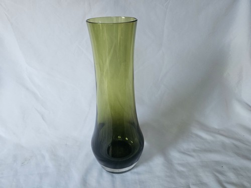 Scandinavian large green glass vase, Circa mid-century modern (d) - Picture 3 of 11