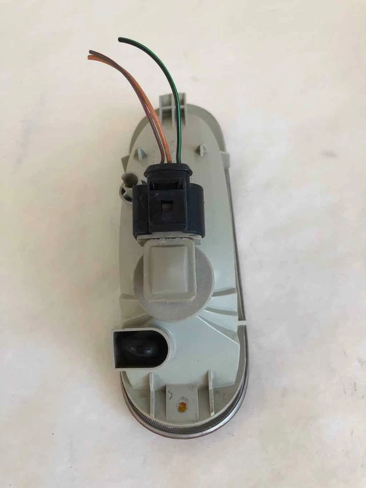 1998 - 2005 Volkswagen Beetle luz de seta dianteira sinal passageiro direito usado - Imagem 4 de 4