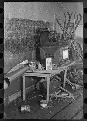 Farmhouse near Ridgeley,Tennessee,after 1937 flood waters had subsided,FSA