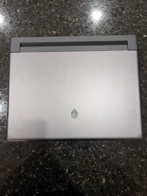 Alienware m16 QHD+ 16'' + Alienware Mouse