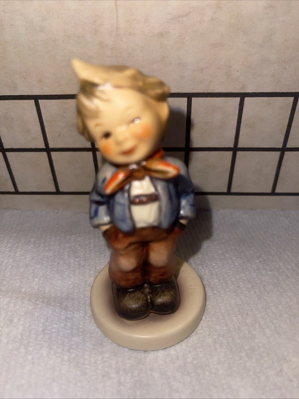 Vintage Hummel Goebel Figurine “SCAMP” 556  First Issue 1992 Made in Germany