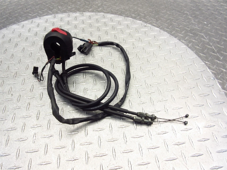2001 01-03 Suzuki GSXR 600 750 GSXR600 Right Handlebar Controls Switches Cable - Image 2 of 4